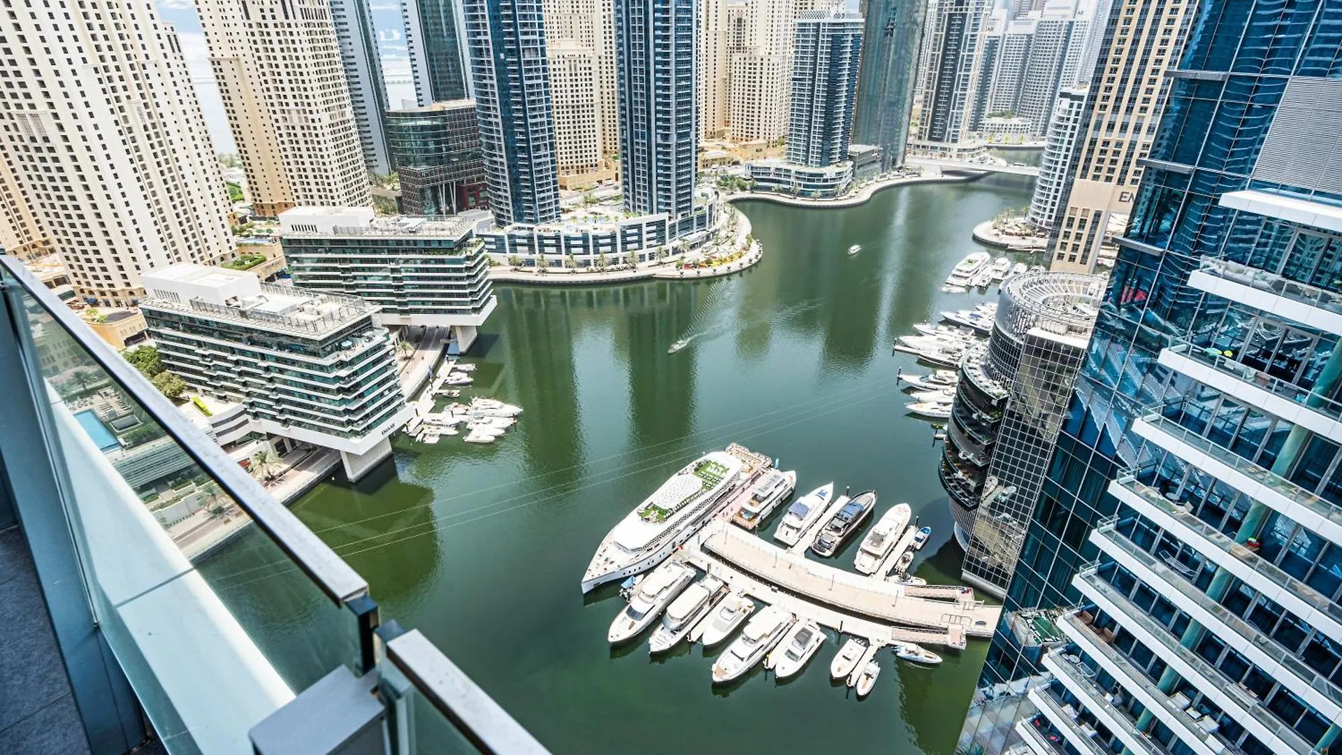 Gorgeous Home With Full Marina & Skyline View Dubai Apartment