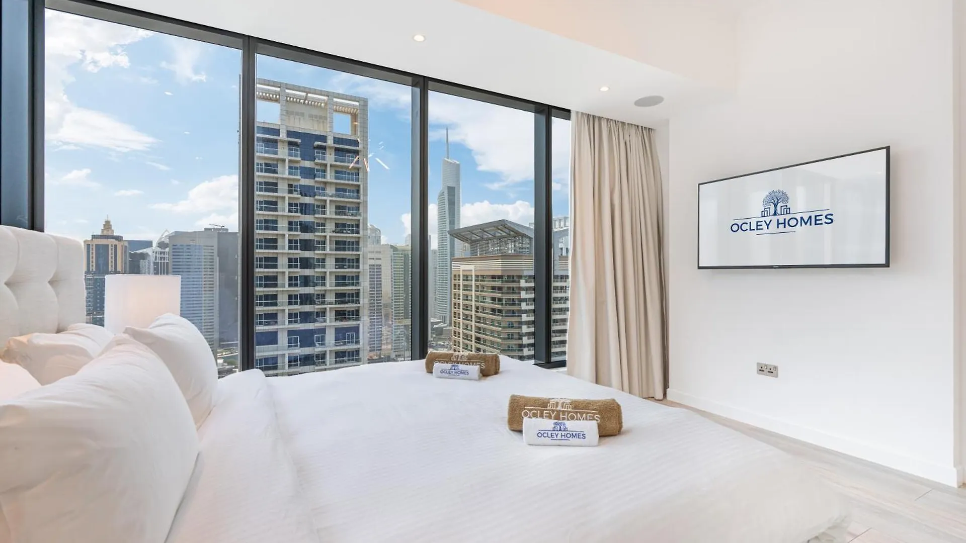 Gorgeous Home With Full Marina & Skyline View Dubai Apartment
