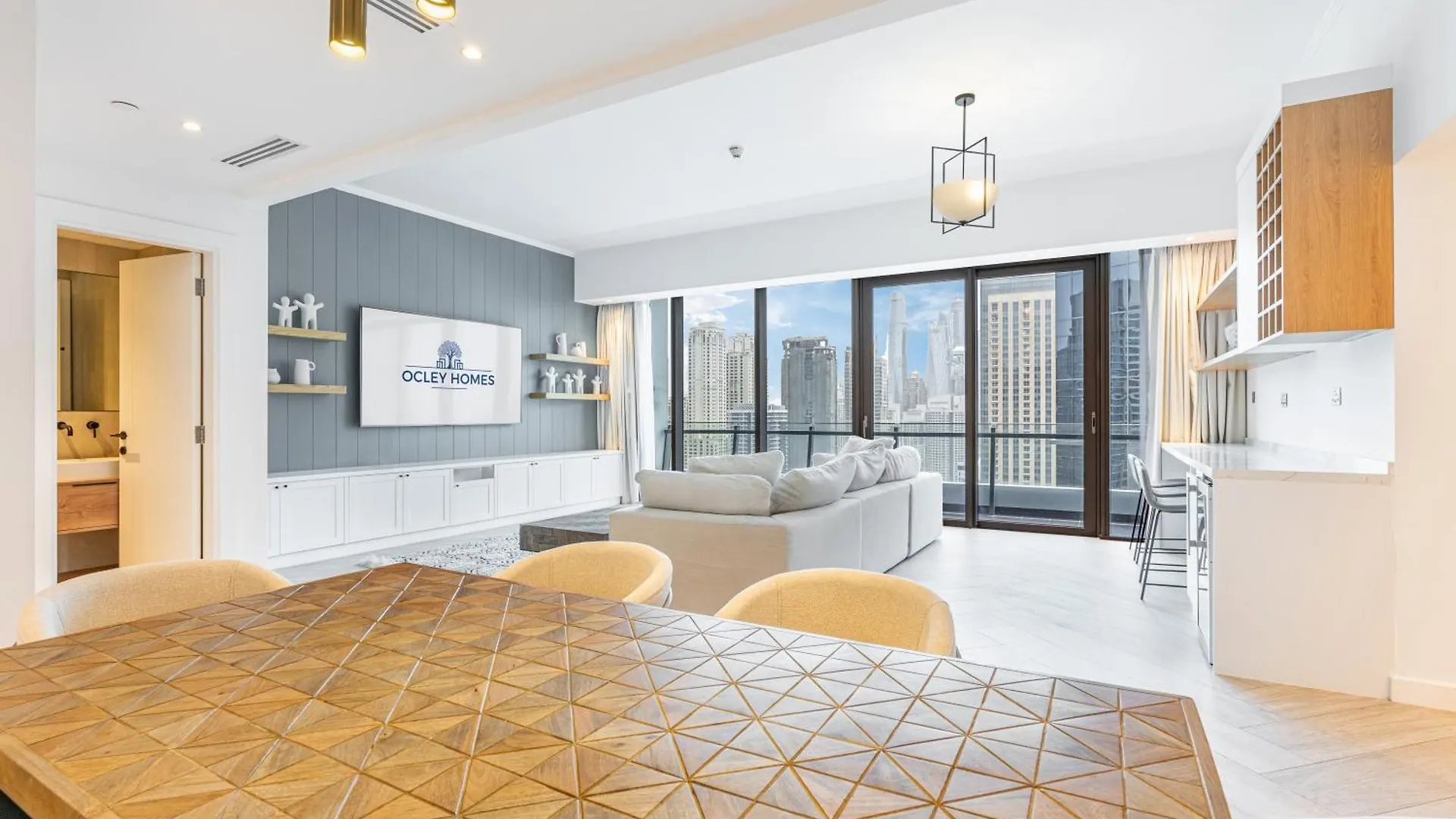 Gorgeous Home With Full Marina & Skyline View Dubai Apartment