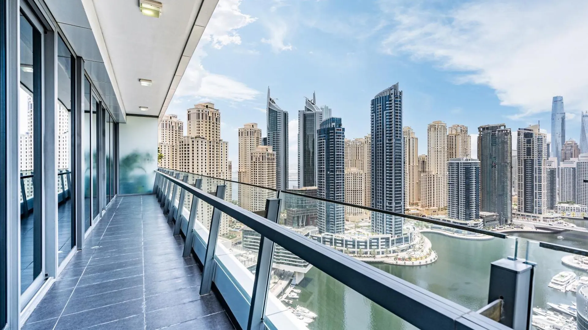 Apartment Gorgeous Home With Full Marina & Skyline View Dubai